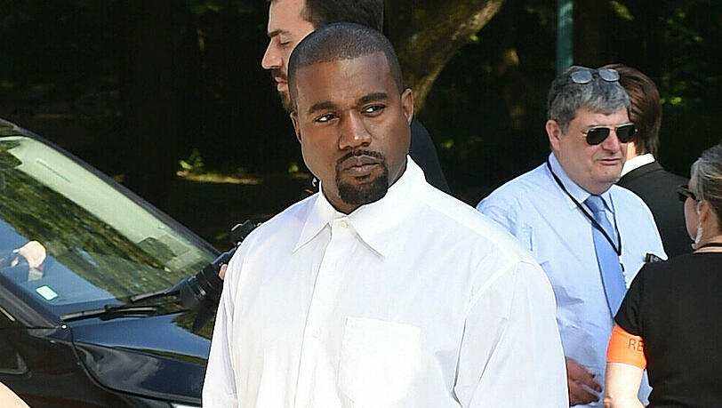 Stets modebewusst und meist mit ernster Miene unterwegs: Kanye West Stets modebewusst und meist mit ernster Miene unterwegs: Kanye West