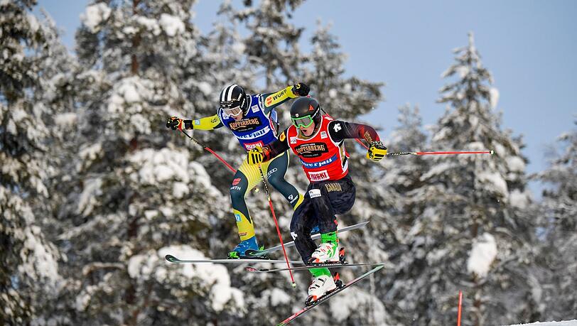 Reece Howden (l) aus Kanada und Niklas Bachsleitner aus Deutschland in Aktion.