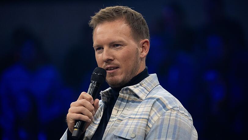 Bundestrainer Julian Nagelsmann blickt bei einer Veranstaltung in München auch auf seine Zeit beim FC Bayern zurück.
