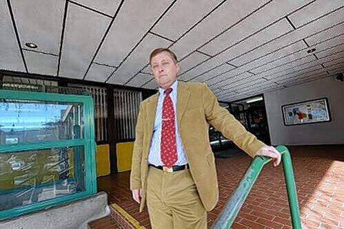 Rektor Michael Schopp macht der Überfall auf seine Sekretärin zu schaffen.