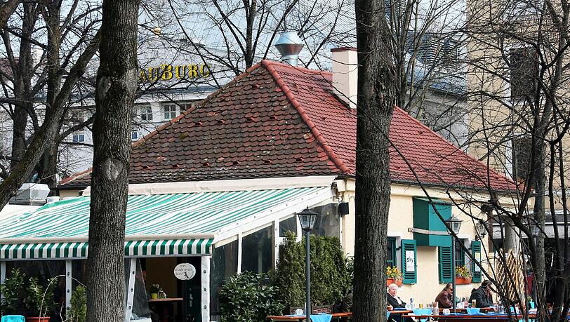 Der Elisabethplatz ist Schwabing. Der Elisabethplatz ist Schwabing.