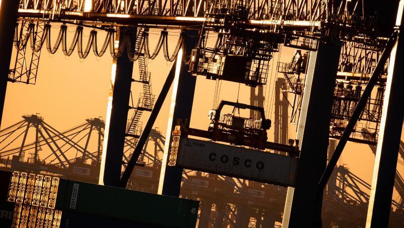Containerterminal in Hamburg: Die Ursachen der aktuellen Konjunturschwäche liegen im außenwirtschaftlichen Umfeld, sagen Experten. Containerterminal in Hamburg: Die Ursachen der aktuellen Konjunturschwäche liegen im außenwirtschaftlichen Umfeld, sagen Experten.