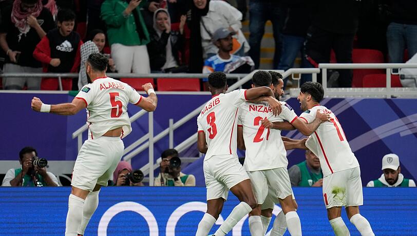 Jordanien setzte sich im Halbfinale des Asien-Cups überraschend gegen Südkorea durch.