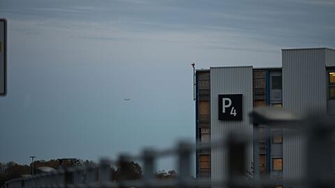 Ankunft am Flughafen Hannover.