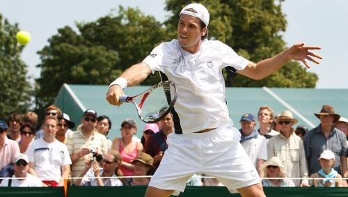 ynamische Rückkehr in die Weltspitze: Tommy Haas ist locker ins Viertelfinale von Wimbledon eingezogen und untermauerte seinen Status als Geheimfavorit. ynamische Rückkehr in die Weltspitze: Tommy Haas ist locker ins Viertelfinale von Wimbledon eingezogen und untermauerte seinen Status als Geheimfavorit.