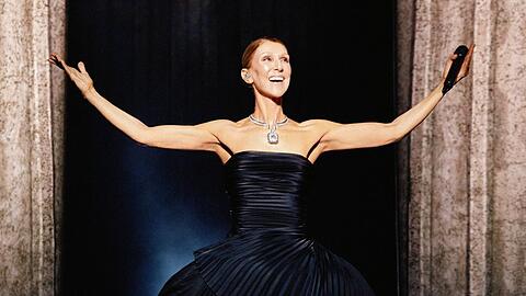 C&eacute;line Dion hat am Samstag den Auftakt einer Konzertreihe in Paris gefeiert.