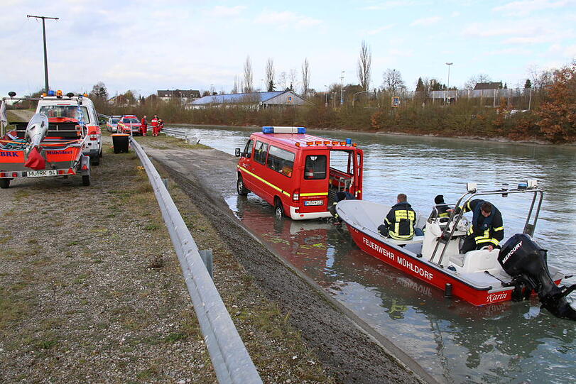 Wildsau-Suche am Innkanal. Die Bilder vom Einsatz.