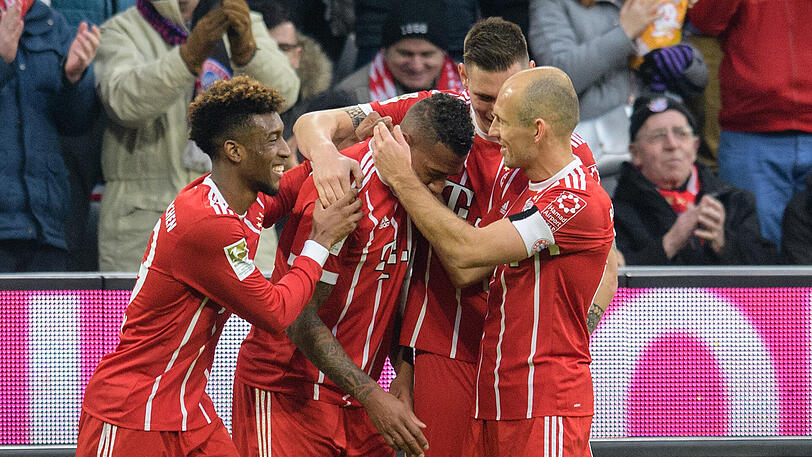 Lang hielt die Hoffenheimer Hoffnung nicht. Hier feiern die Bayern Jérôme Boateng, der bereits in der 25. Minute für den Ausgleich sorgte.