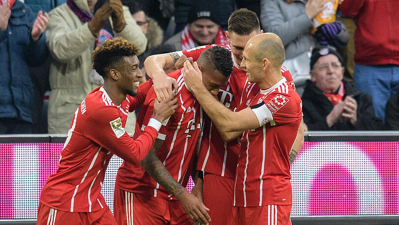 Lang hielt die Hoffenheimer Hoffnung nicht. Hier feiern die Bayern Jérôme Boateng, der bereits in der 25. Minute für den Ausgleich sorgte. Lang hielt die Hoffenheimer Hoffnung nicht. Hier feiern die Bayern Jérôme Boateng, der bereits in der 25. Minute für den Ausgleich sorgte.