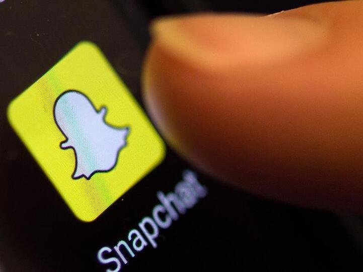 Snapchat konkurriert vor allem mit Facebooks Fotoplattform Instagram um Werbeerlöse.