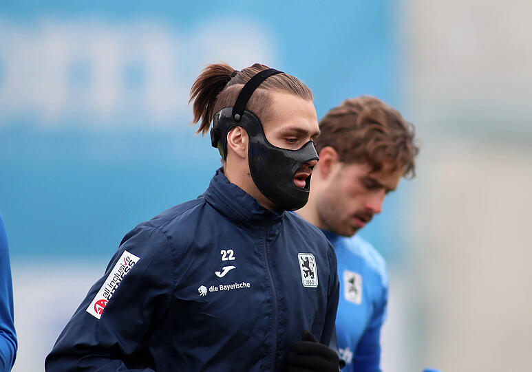 Sigurd Haugen trainiert derzeit mit einer Spezialmaske.