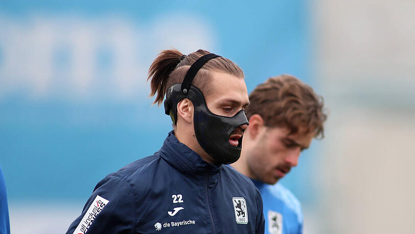 Sigurd Haugen trainiert derzeit mit einer Spezialmaske.