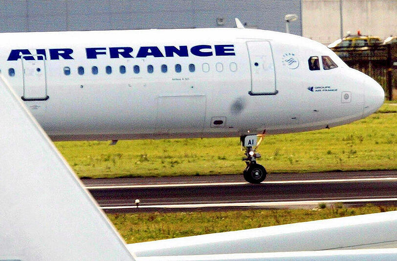 Prognosen zufolge wird am Samstag jeder vierte Flug von und nach Paris ausfallen, der Schwerpunkt des Arbeitskampfes liegt bei den Mittelstrecken.