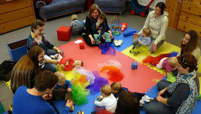 Kinder können mit der neuen Spielgruppe die Welt entdecken und Eltern können sich austauschen. Kinder können mit der neuen Spielgruppe die Welt entdecken und Eltern können sich austauschen.