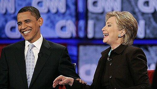 Wer ist der größere Patriot? Demokratische Kandidaten Obama und Clinton (re.) Wer ist der größere Patriot? Demokratische Kandidaten Obama und Clinton (re.)