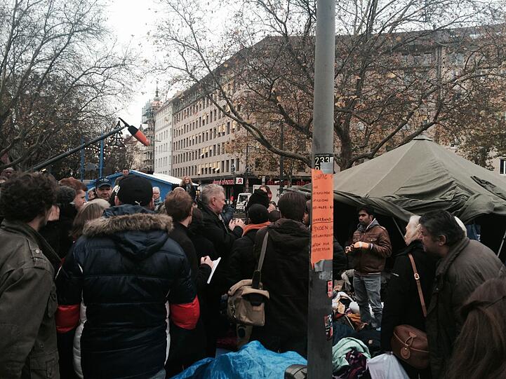 Am Montag traf OB Reiter auf die Flüchtlinge am Sendlinger Tor.