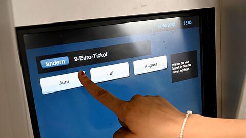 Die Bundesregierung hat Ende M&auml;rz 2022 ein Energie-Entlastungspaket vorgestellt. Darin ist unter anderem ein zeitlich begrenztes 9-Euro-Ticket f&uuml;r den &ouml;ffentlichen Personennahverkehr vorgesehen.