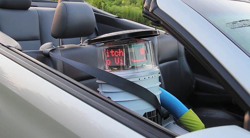 Der reiselustige Roboter &bdquo;hitchBOT&ldquo;.