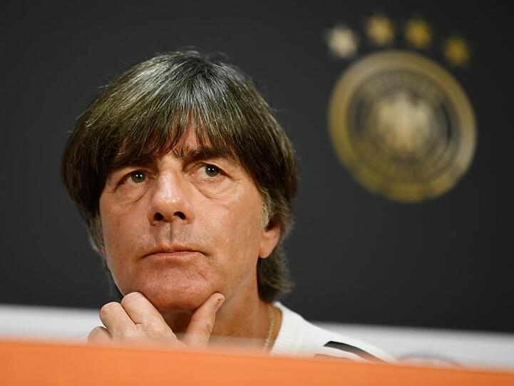 Bundestrainer Joachim Löw möchte seine "seine grundsätzlichen Überlegungen" zur Lage des DFB-Teams erläutern.