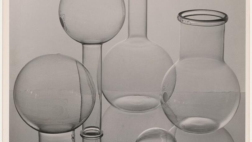 Albert Renger-Patzsch hat um 1935 für die Jenaer Glaswerke fotografiert.