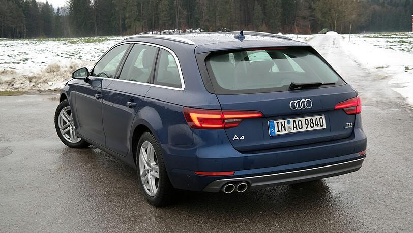 Dank dem cW-Wert von 0,26 und bis zu 120 Kilo weniger Gewicht ist der Audi A4 Avant vergleichsweise sparsam unterwegs. Dank dem cW-Wert von 0,26 und bis zu 120 Kilo weniger Gewicht ist der Audi A4 Avant vergleichsweise sparsam unterwegs.