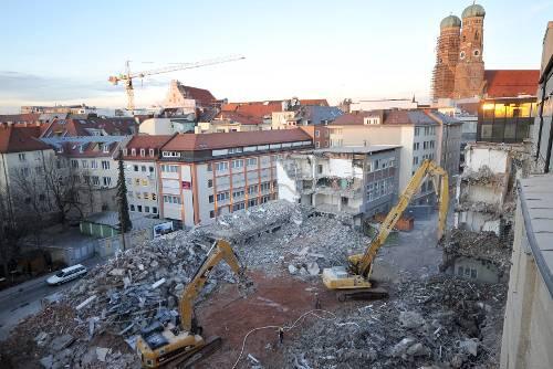 Das ehemalige Gebäude der Süddeutschen Zeitung - nur noch Schutt und Asche.