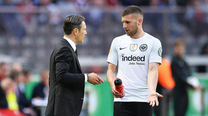 Feierten in der abgelaufenen Saison unter anderem den Sieg im DFB-Pokal: Niko Kovac (l.) und Ante Rebic.