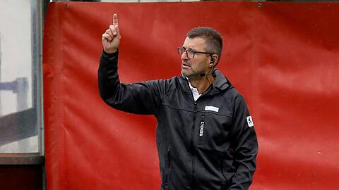 Aufgemerkt! 1860 ist unter Trainer Köllner in dieser Saison unbesiegt, jetzt stehen die Spiele gegen Saarbrücken und in Haching an.