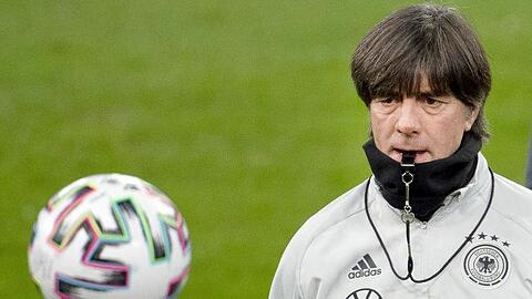 Joachim Löw, Bundestrainer, beim Training der Fußball-Nationalmannschaft.