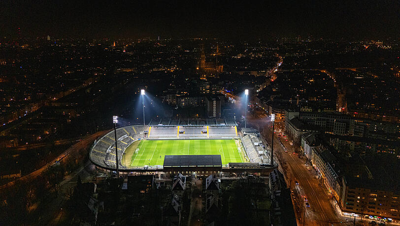 Ein Großstadt-Stadion mitten in urbanem Umfeld: das Grünwalder. Ein Großstadt-Stadion mitten in urbanem Umfeld: das Grünwalder.
