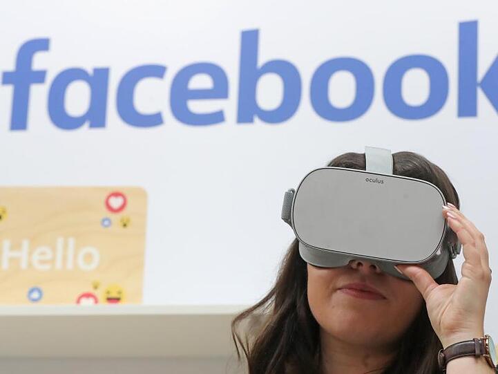 Die Anmeldung über den Facebook-Account soll helfen, populäre Funktionen des Online-Netzwerks auch auf Oculus-Brillen zu integrieren.