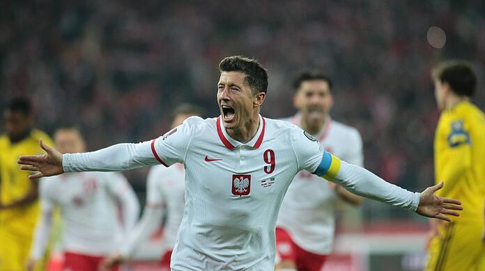 Robert Lewandowski schießt Polen zur WM.