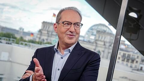Bundesinnenminister Alexander Dobrindt (CSU) sagt: "Unser Ziel ist klar: Die Abwehrfähigkeit und Resilienz unserer kritischen Infrastrukturen muss gehärtet werden."