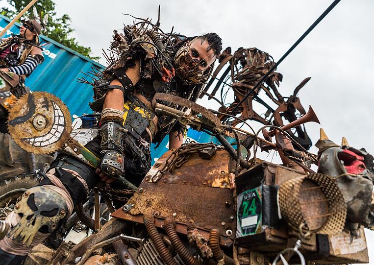 Die Metal-Fans pilgern mal wieder nach Wacken. Hier gibt's die besten Bilder!