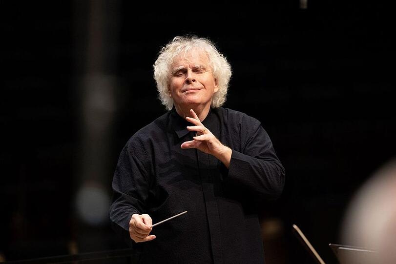Der Dirigent Simon Rattle.