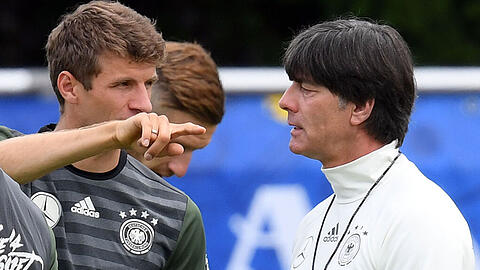 Joachim Löw ist entspannt vor dem EM-Auftakt gegen die Ukraine. Er vertraut den Spielern, die er zur Verfügung hat.