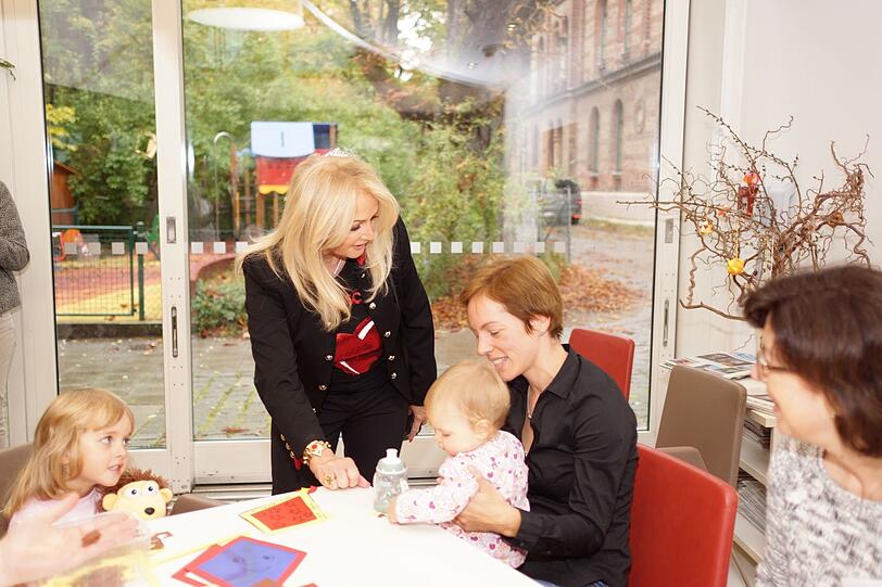 Bonnie Tyler tauschte sich intensiv mit Familien schwer kranker Kinder aus.