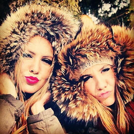 María Imízcoz (l), die sexy Freundin von Mittelfeld-Star Javi Martínez postet fleißig Fotos auf Twitter und Facebook.