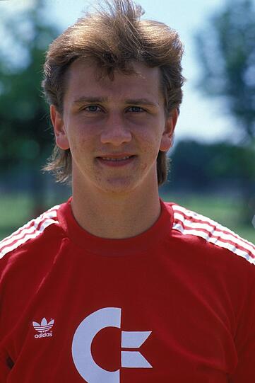 Matthias Hamann, älterer Bruder von Dietmar Hamann, stand in der Saison 88/89 im Profikader der Bayern. Kam allerdings zu keinem Einsatz.