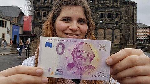 Der "Null Euro Schein" kostet in Trier stolze drei Euro.