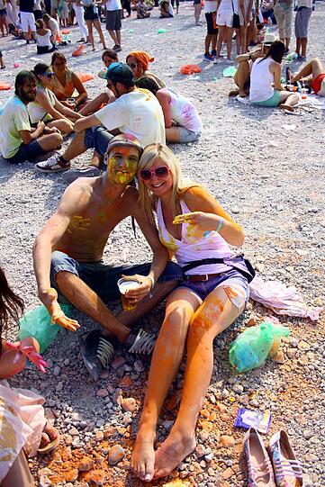 Bunter geht nicht: Das Holi One Color Festival in Riem. Die Bilder.