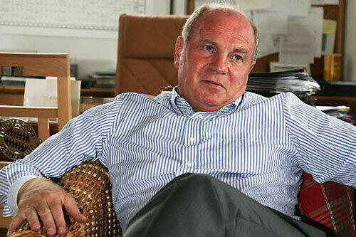 Uli Hoeneß wüsste derzeit nicht, wen er noch verpflichten könnte für den FC Bayern.