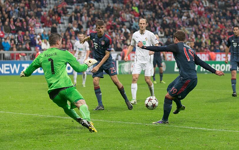 THOMAS MÜLLER: Ohne Note. Für Ribéry eingewechselt (67.). Eine Chance, knapp rechts vorbei. Darf in der Liga wieder.