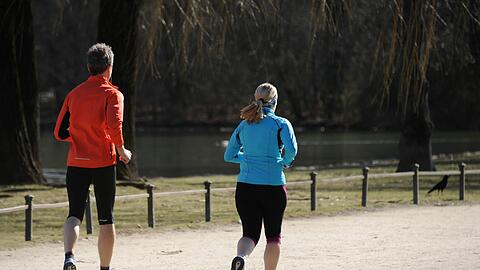 In München hatte es Am Samstag fast 20 Grad. Doch nahe der Alpen ist der Frühlingszauber schon wieder vorbei.