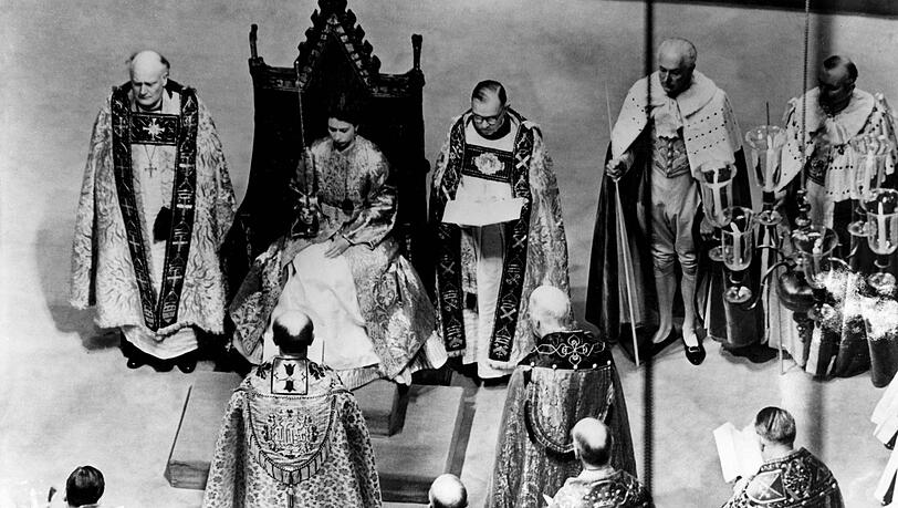 Der Moment kurz vor der Krönung: Elizabeth war damals 27 Jahre alt. Der Moment kurz vor der Krönung: Elizabeth war damals 27 Jahre alt.