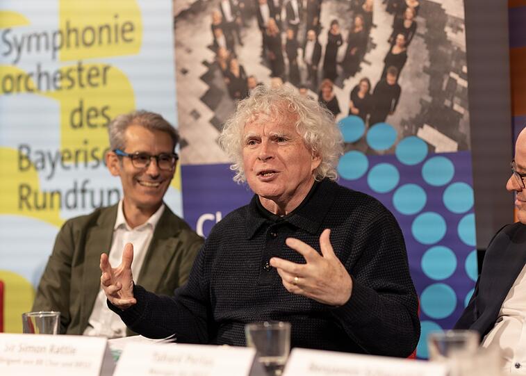 Simon Rattle mit BR-Kulturchef Björn Wilhelm. Simon Rattle mit BR-Kulturchef Björn Wilhelm.