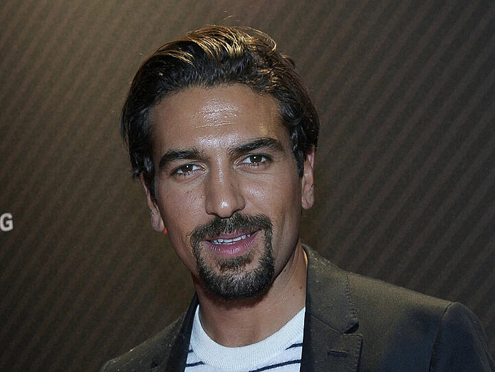 Elyas M'Barek nutzt "WhatsApp", ärgert sich aber auch über das Datenschutz-Leck beim neuen Update