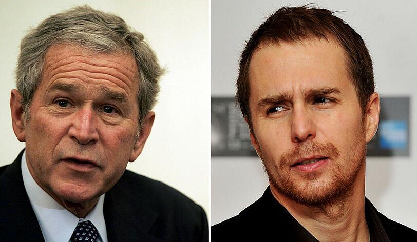 Besonders ähnlich sehen sie sich auf den ersten Blick nicht: Sam Rockwell wird in "Cheney" wohl den frühren US-Präsidenten George W. Bush (links) spielen.