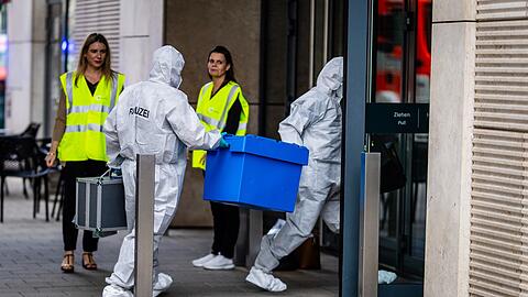 Eine Frau wurde in dem Einkaufszentrum schwer verletzt.