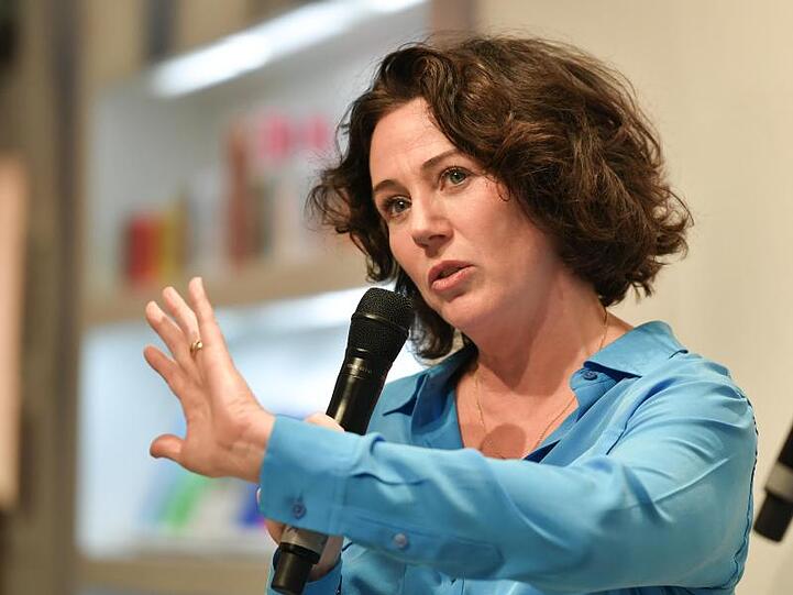 Die Schriftstellerin Ildiko von Kürthy wird mit dem Alter immer zufriedener.